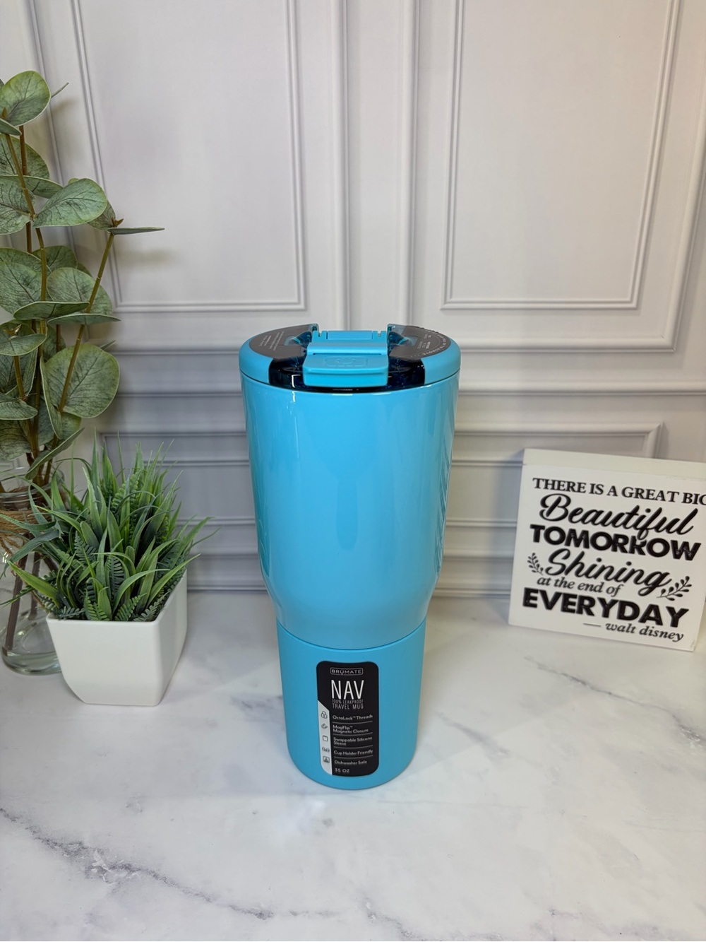 Brumate Electric Blue Nav 35oz BNWT